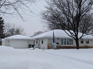 5913 Abbott Ave N, Brooklyn Center, MN 55429