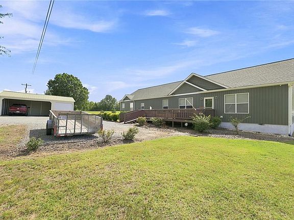 2nd image of 440 Spring Rd