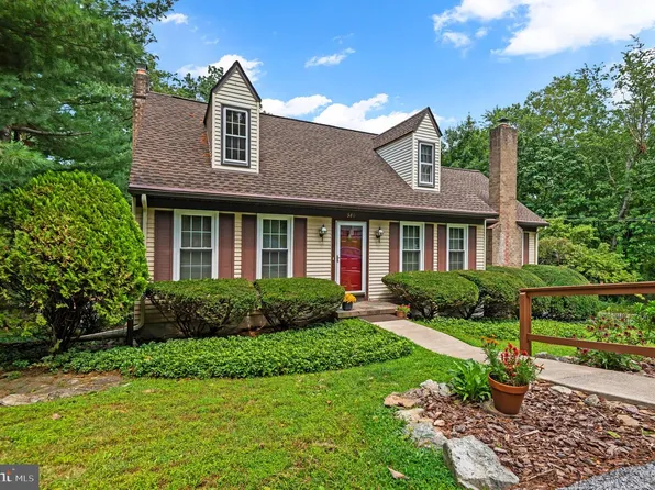 580 Well Dr, New Freedom, PA 17349