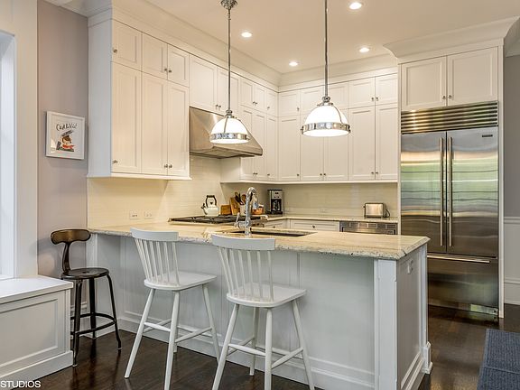 5th image of 1909 N Bissell St #2