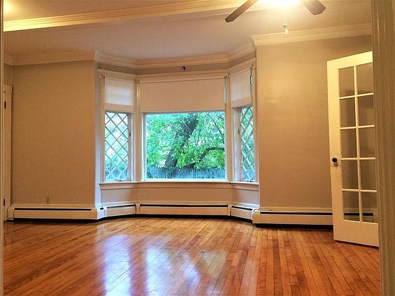 4th image of 138 Kenoza Ave