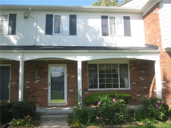 445 Fox Hills Dr N #A-1-1, Bloomfield Hills, MI 48304
