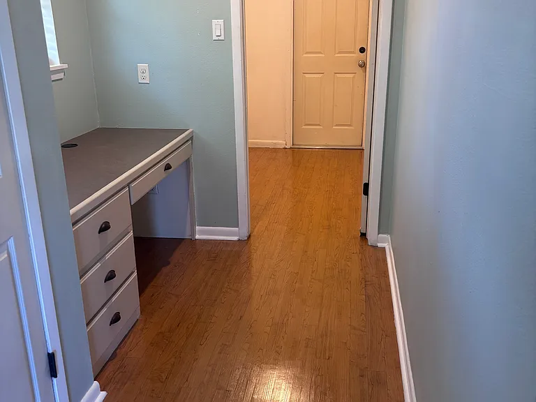 1911 S Park Dr — Photo 8