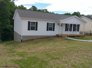 149 Alexander Heritage Dr, Hickory, NC 28601