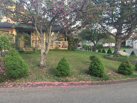 2nd image of 1388 NW Derryfield Dr