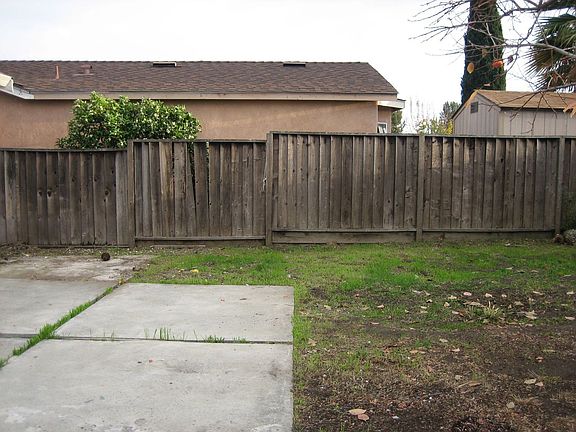 5th image of 543 Downsglen Way