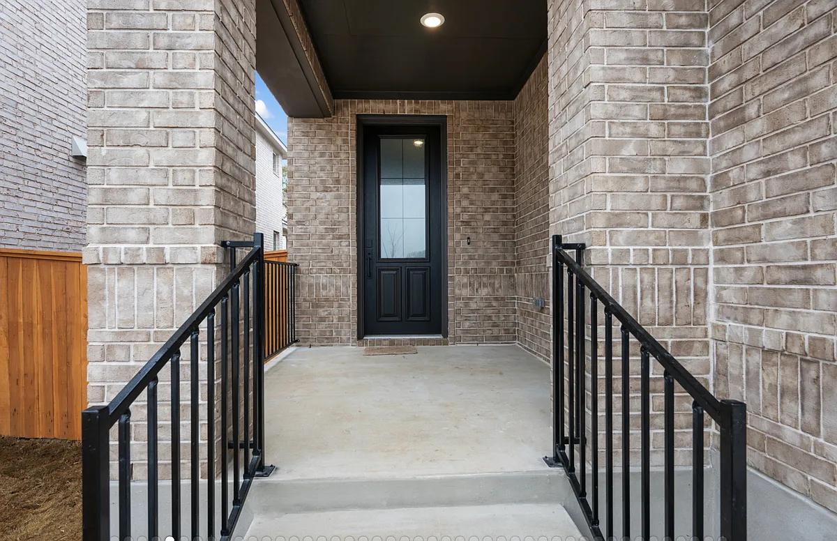 Front door - 116 Baron Von Gator Dr