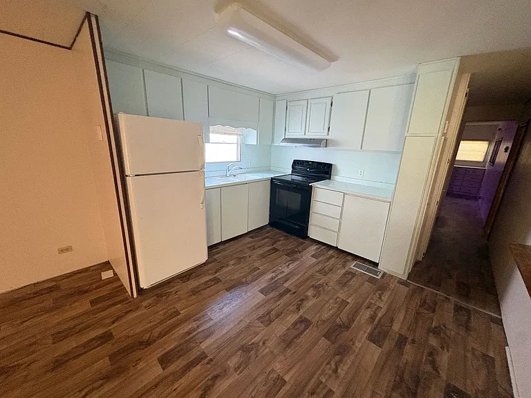 420 S Lake Ave #1 — Photo 2