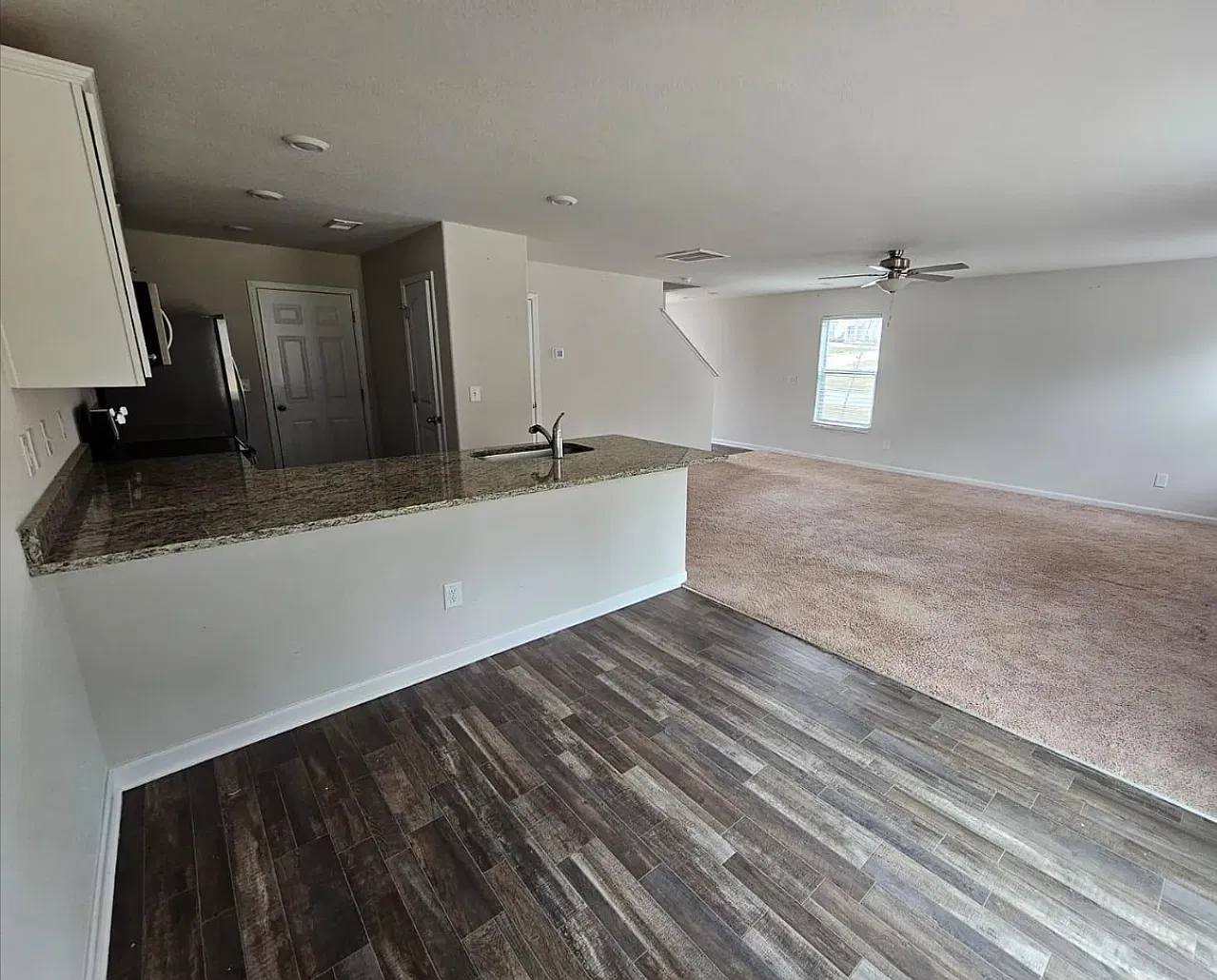 3 bed, 1679 sqft, $1,945 — Photo 3