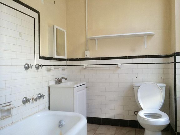 3rd image of 192 Waterman St #3