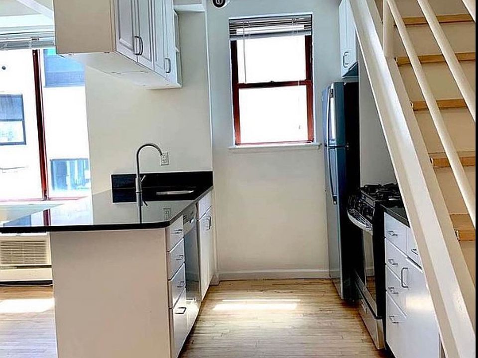 1st image of 190 E 7th St APT 714