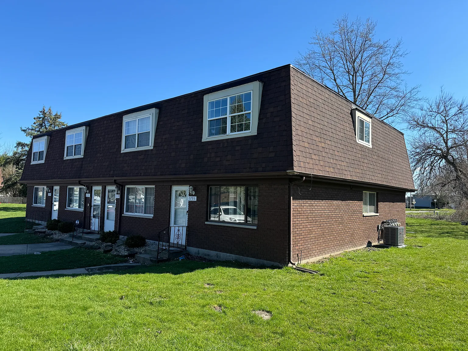 3 bed, 1.5 bath, 1200 sqft, $1,480 — Photo 1