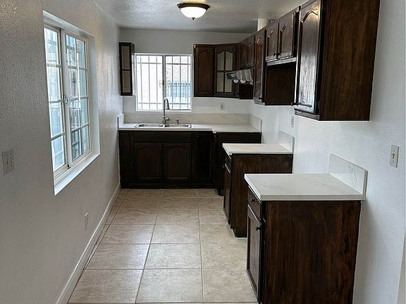 4th image of 1304 W 90th Pl