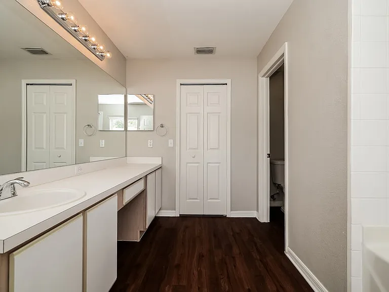 12845 Longcrest Dr — Photo 12