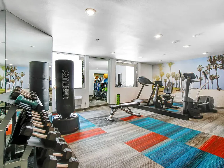 The Kenmore Los Feliz — Photo 12