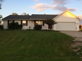 3346 Bay Heights Dr, Green Bay, WI 54311