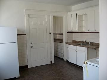 2nd image of 179 Valley St #2