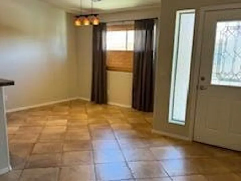 754 Skyview Ln — Photo 5