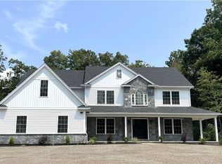 102 Stony Creek Rd, Branford, CT 06405