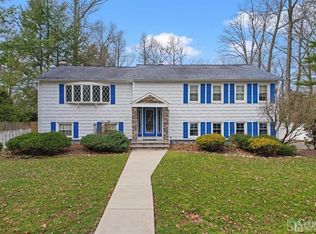 17 Tamarack Rd, Edison, NJ 08820