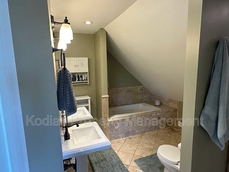 467 E 5th Ave — Photo 19