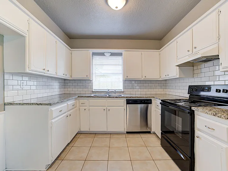 2287 Houston Ave — Photo 13