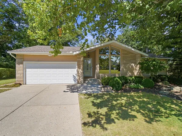 2224 Berry Hill Dr, Grove City, OH 43123