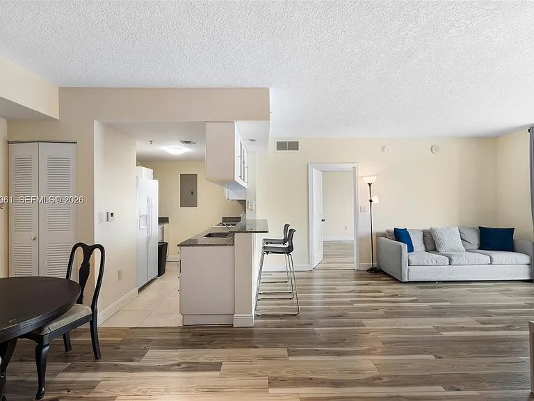 275 NE 18th St #710 — Photo 7