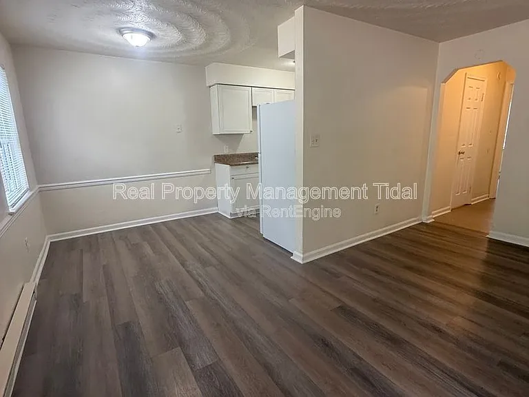 6255 Alexander St #16 — Photo 2