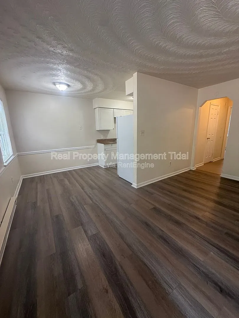 Building Photo - 6255 Alexander St #16