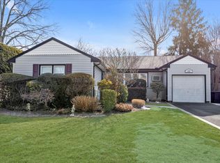 620 Mead Ter, Hempstead, NY 11550