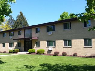 827 Phoenix St, Delavan, WI 53115