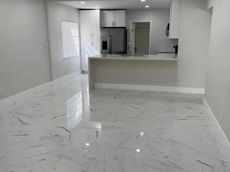 2423 Scott St — Photo 1