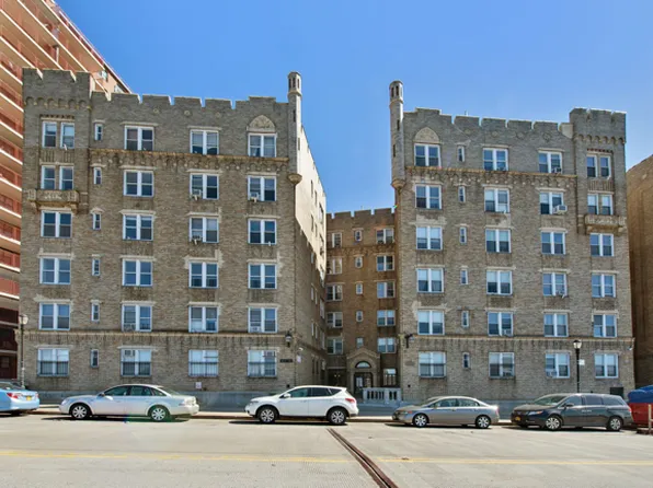 156-08 Riverside Drive West