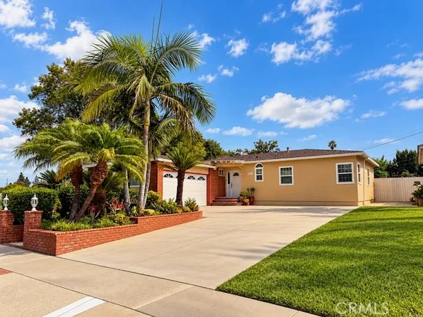 1500 S Locust Dr, Fullerton, CA 92833