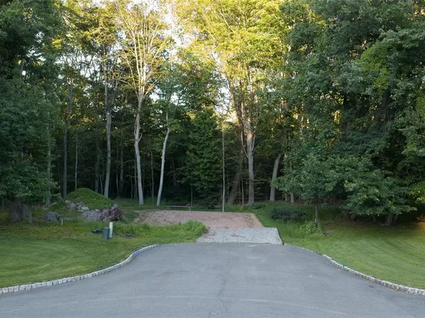 23 Fillmore Dr, Township Of Washington, NJ 07676
