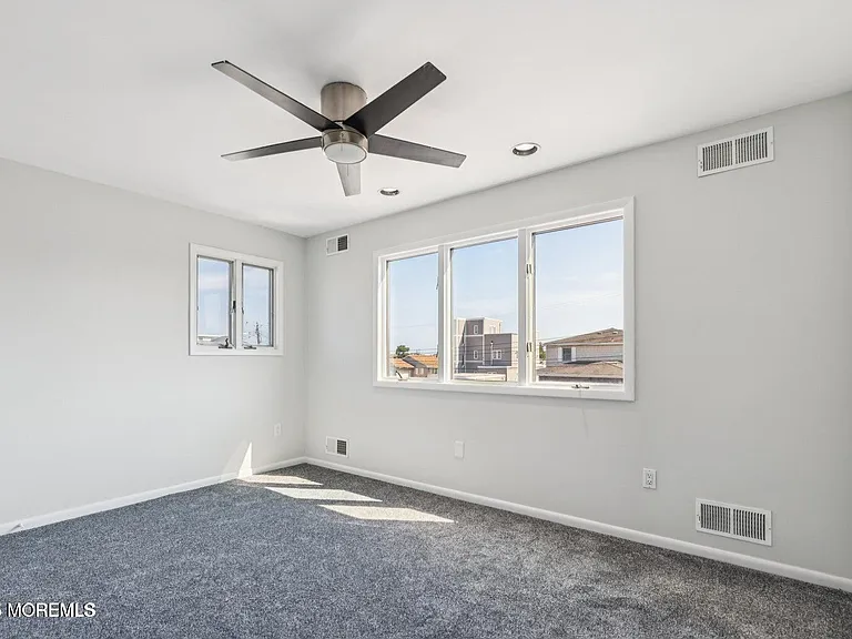 385 Aldo Dr — Photo 40