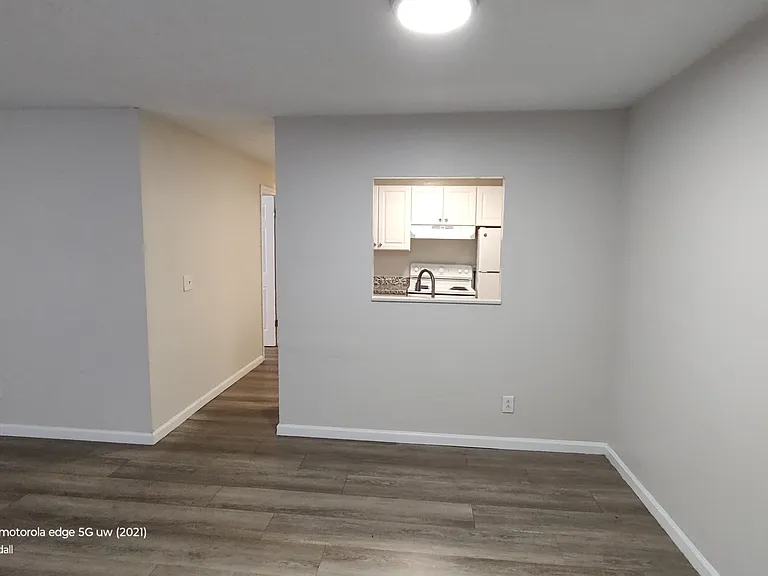 Coachwood Apartments — Photo 18