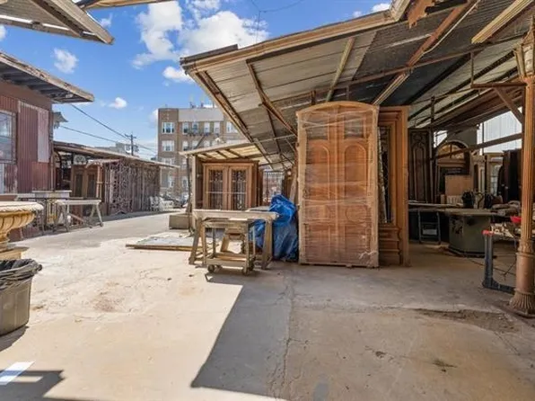 248 Beacon Avenue image 8 of 26