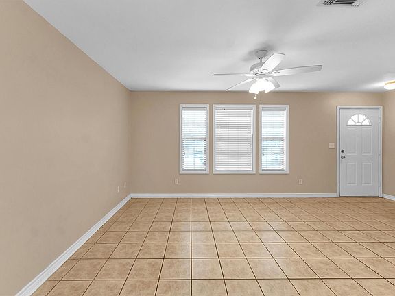 5th image of 112 Vista Way