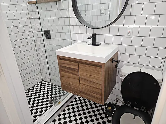 Rented by MCR Realty | media 7