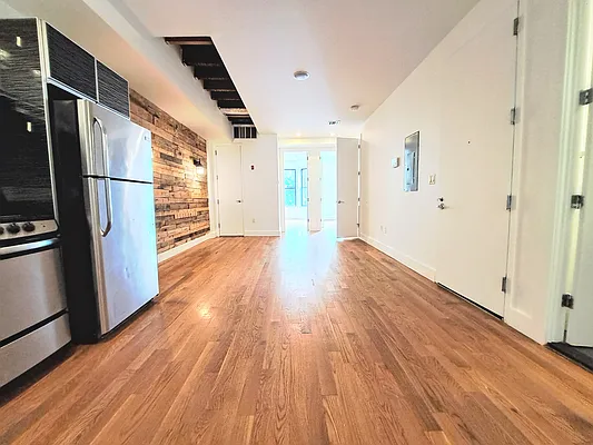 Rented by Friedman Mayer, LREB | media 13