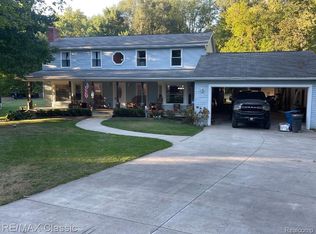 4185 England Beach Rd, White Lake, MI 48383