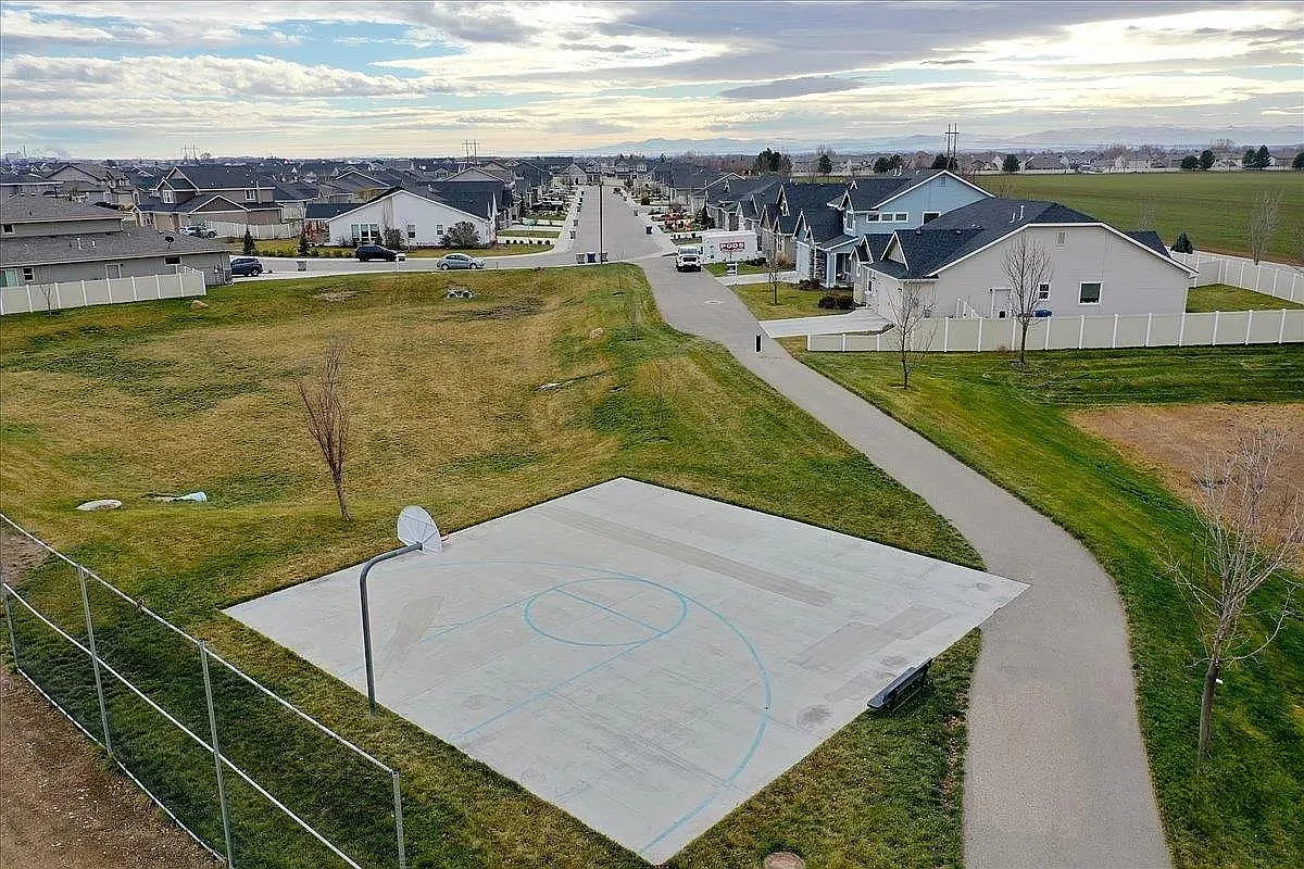 Easter Peak Ave, Nampa — Photo 2
