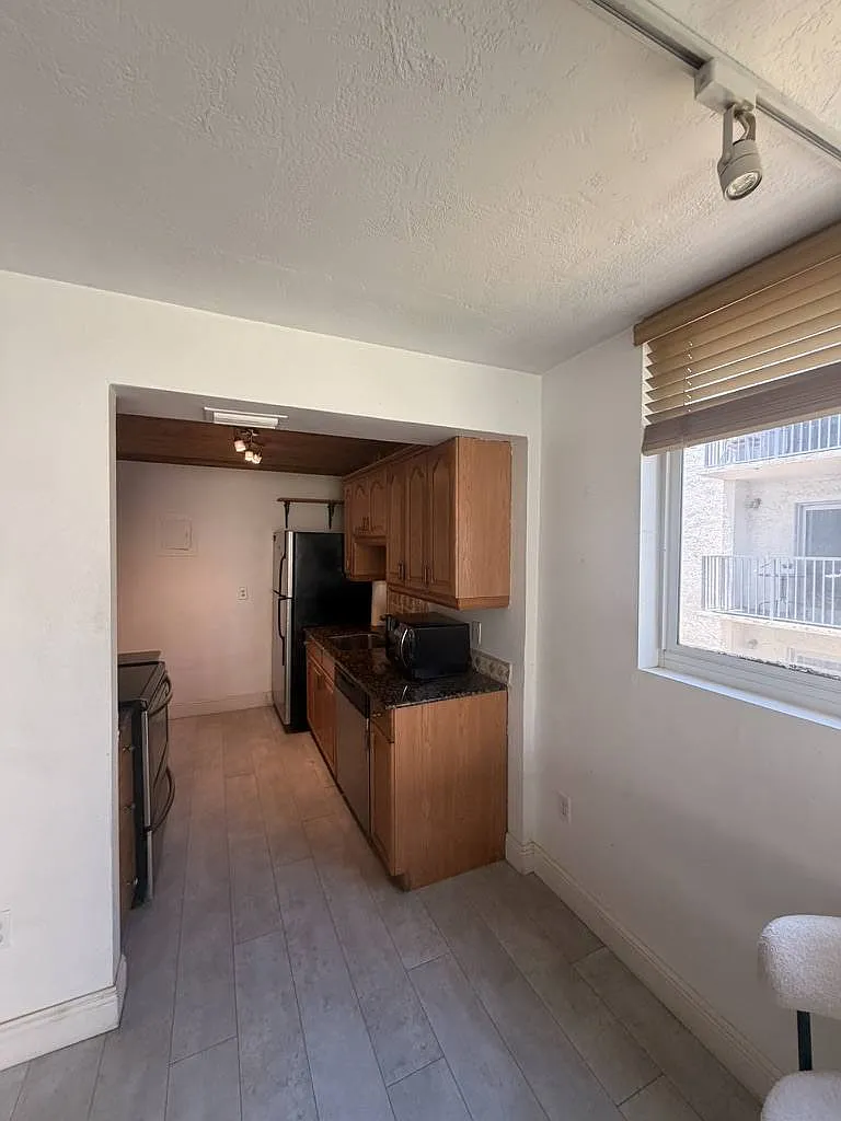 1 bed, 750 sqft, $2,500 — Photo 4