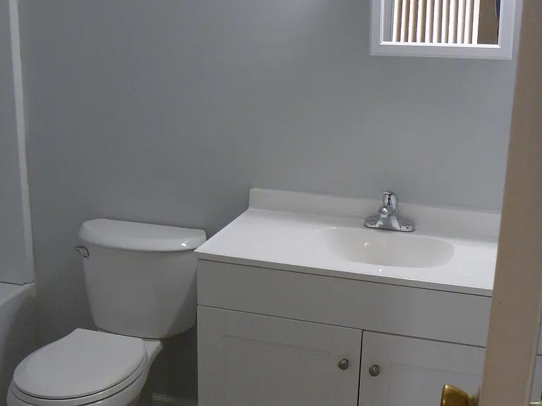 Rest of new upstairs bathroom.