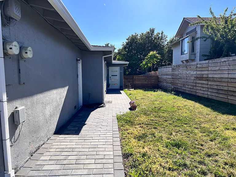 1109 Willow Ave — Photo 15