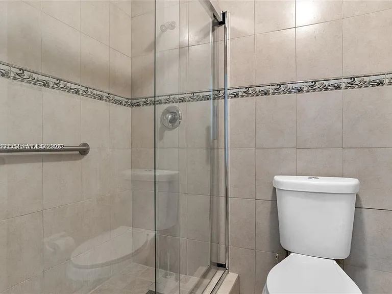 3505 S Ocean Dr #208 — Photo 12