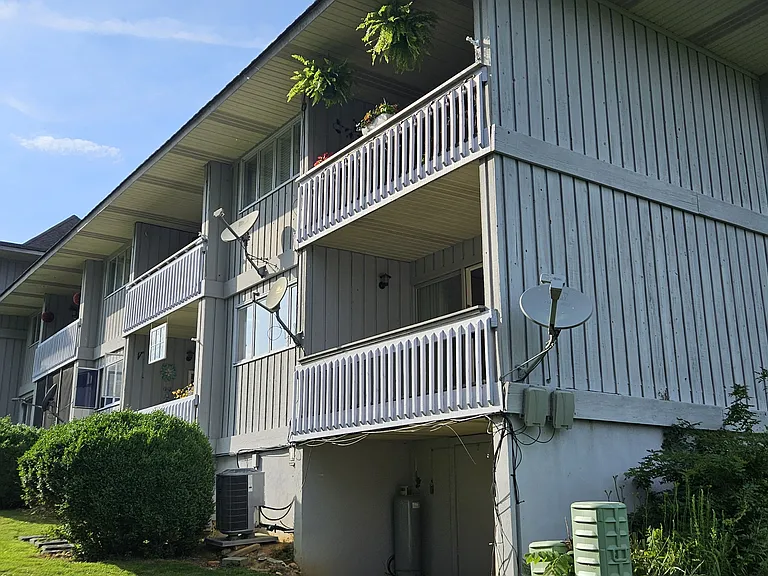 145 Fairway Ln #G — Photo 9