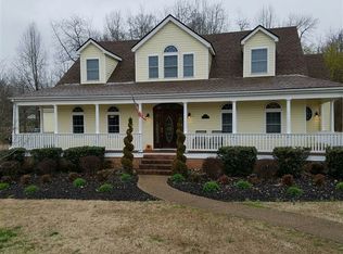 645 Drakesborough Dr, Bowling Green, KY 42103